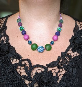 bijoux-alexyell-collier-boucles-d-oreilles-parures-diverses-perles-artisanales-du-ghana-EPE811Kalliam.jpg